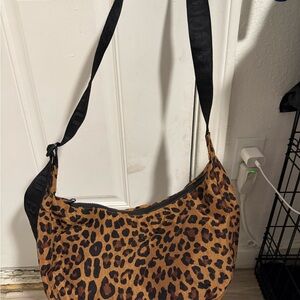 BAGGU Leopard Print Shoulder Bag with Black Strap